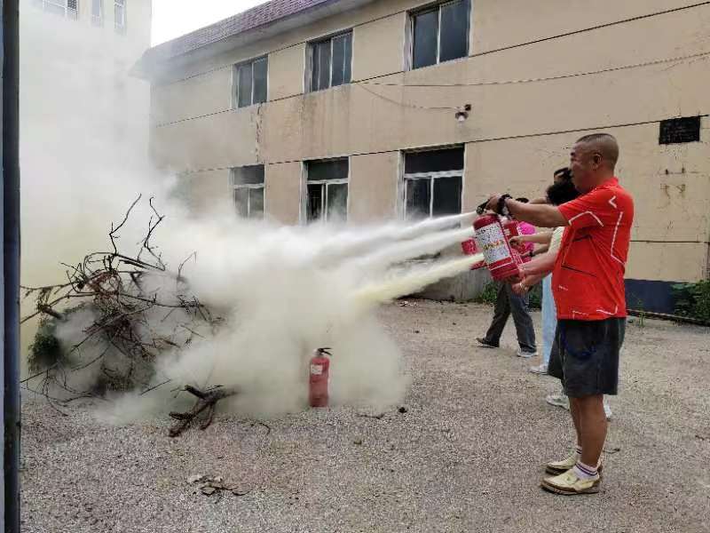003灭火器操作.jpg