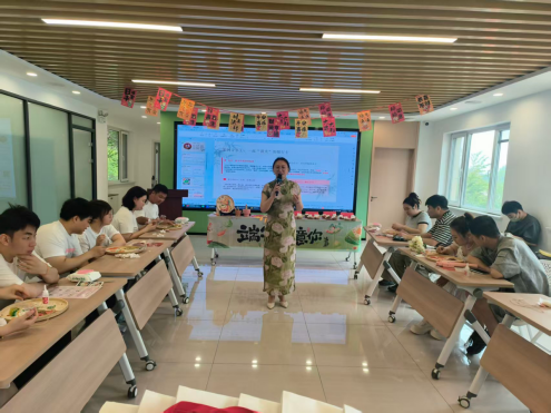 (家庭辅导老师为新人授课).png